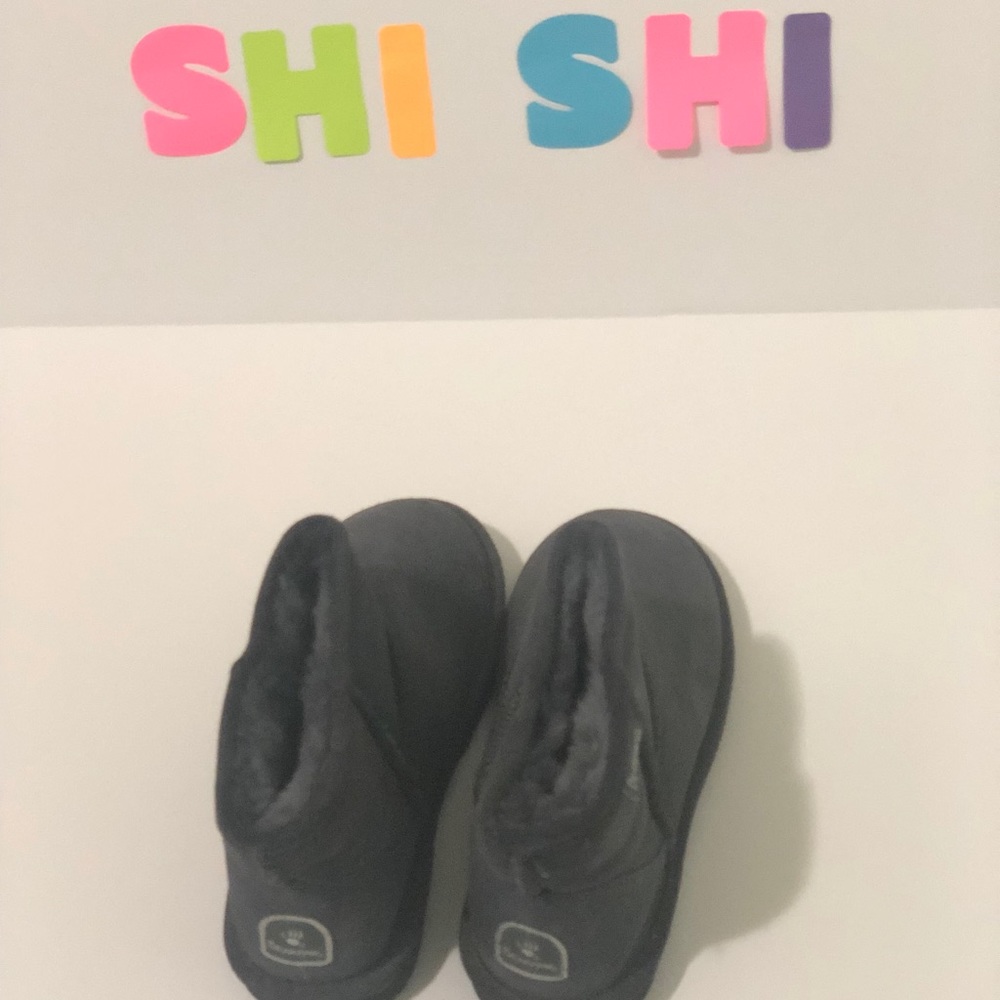 Bearpaw Charcoal Demi ll sz8 barley worn